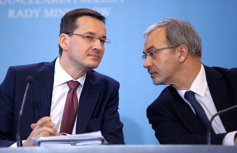 Szef resortu inwestycji rozwoju Jerzy Kwieciński (po prawej) i premier Mateusz Morawiecki (po lewej)