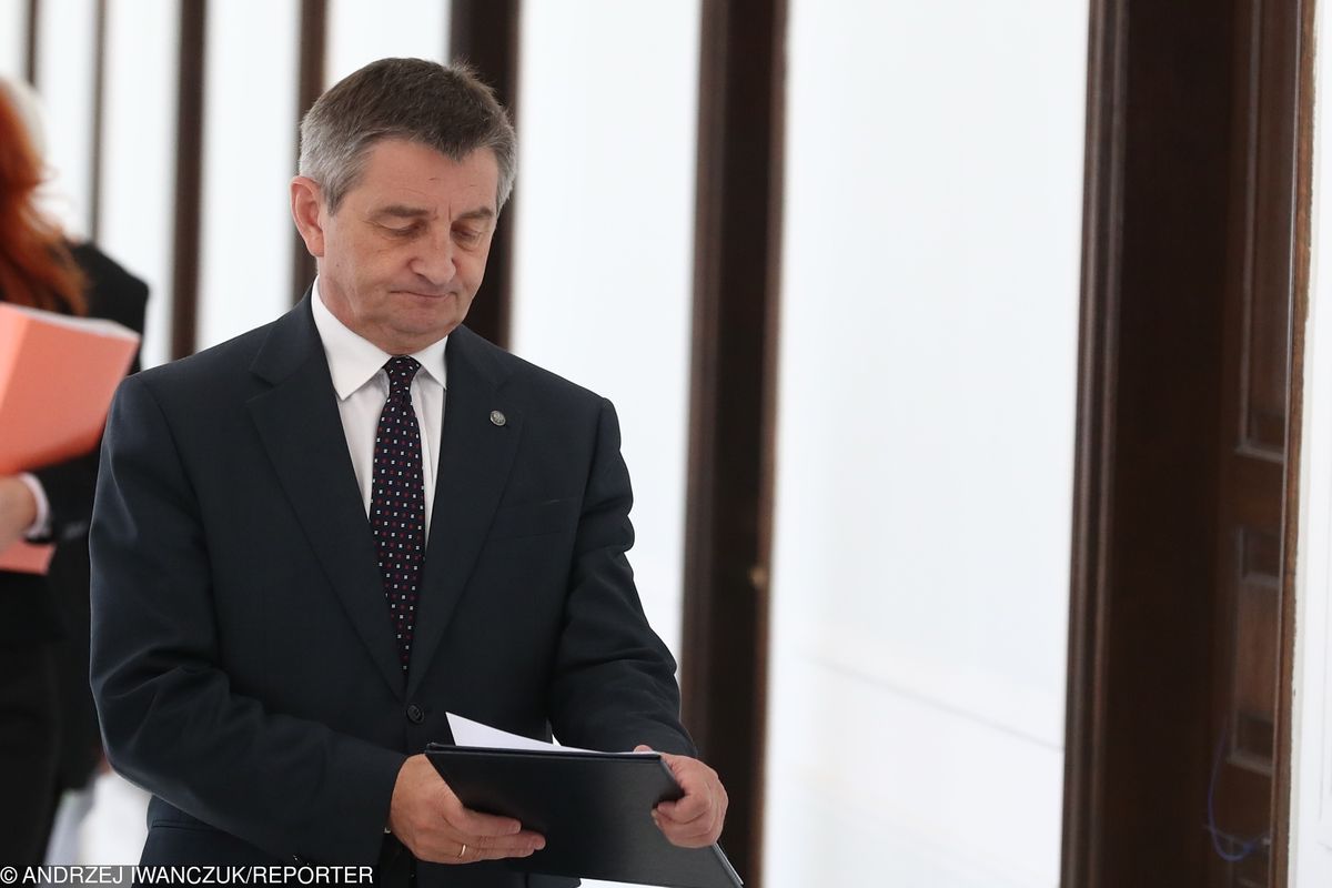 Marek Kuchciński. B. marszałek Sejmu może korzystać z mieszkań służbowych przez pół roku