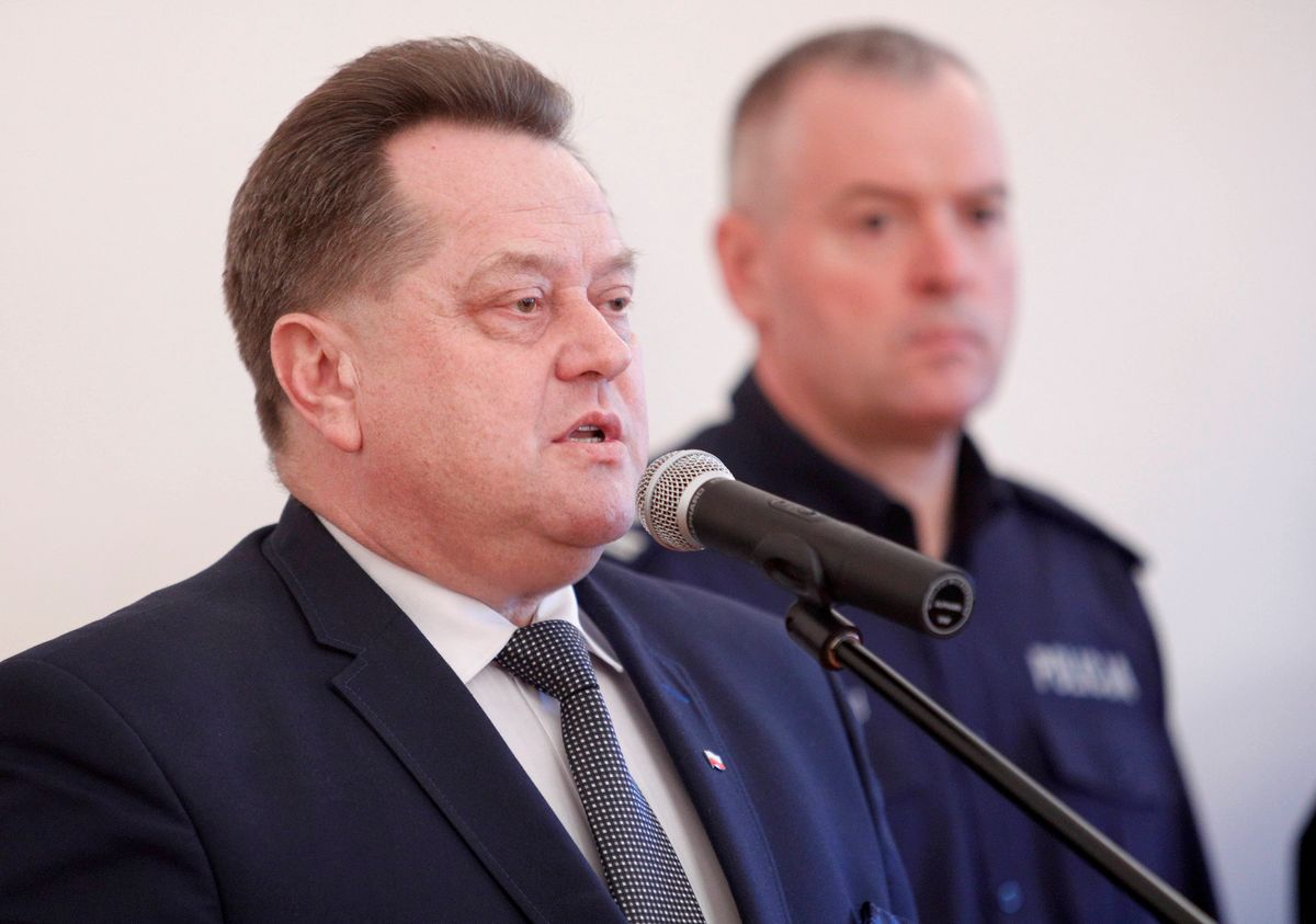Policjanci donieśli na żonę Jarosława Zielińskiego. Minister miał pomysł, jak ich udobruchać