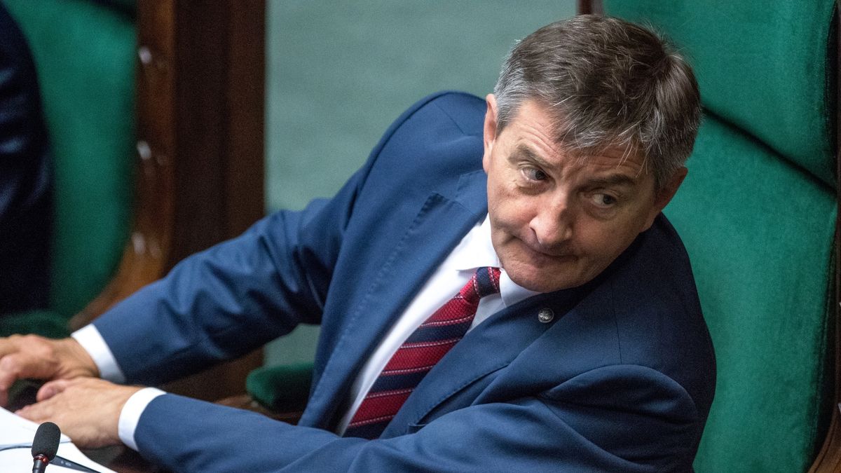 15 tys. złotych i 200 euro - takie oszczędności ma marszałek sejmu Marek Kuchciński.