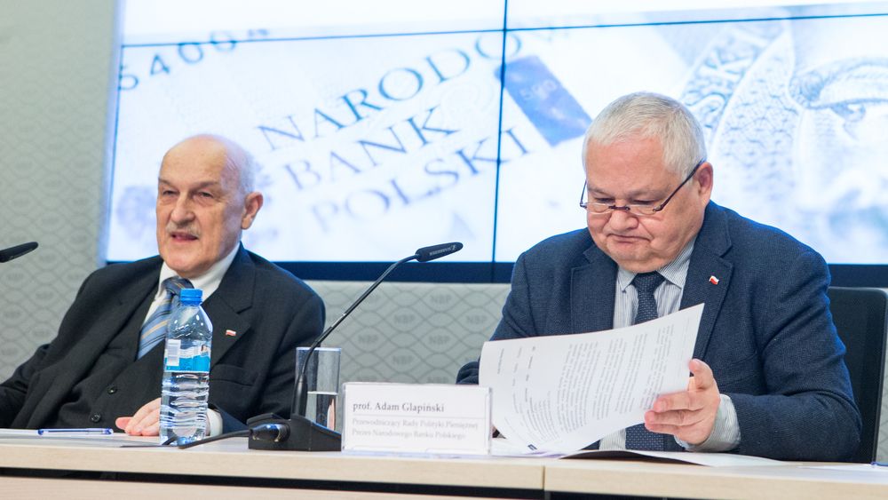 Jerzy Kropiwnicki i Adam Glapiński po posiedzeniu RPP.