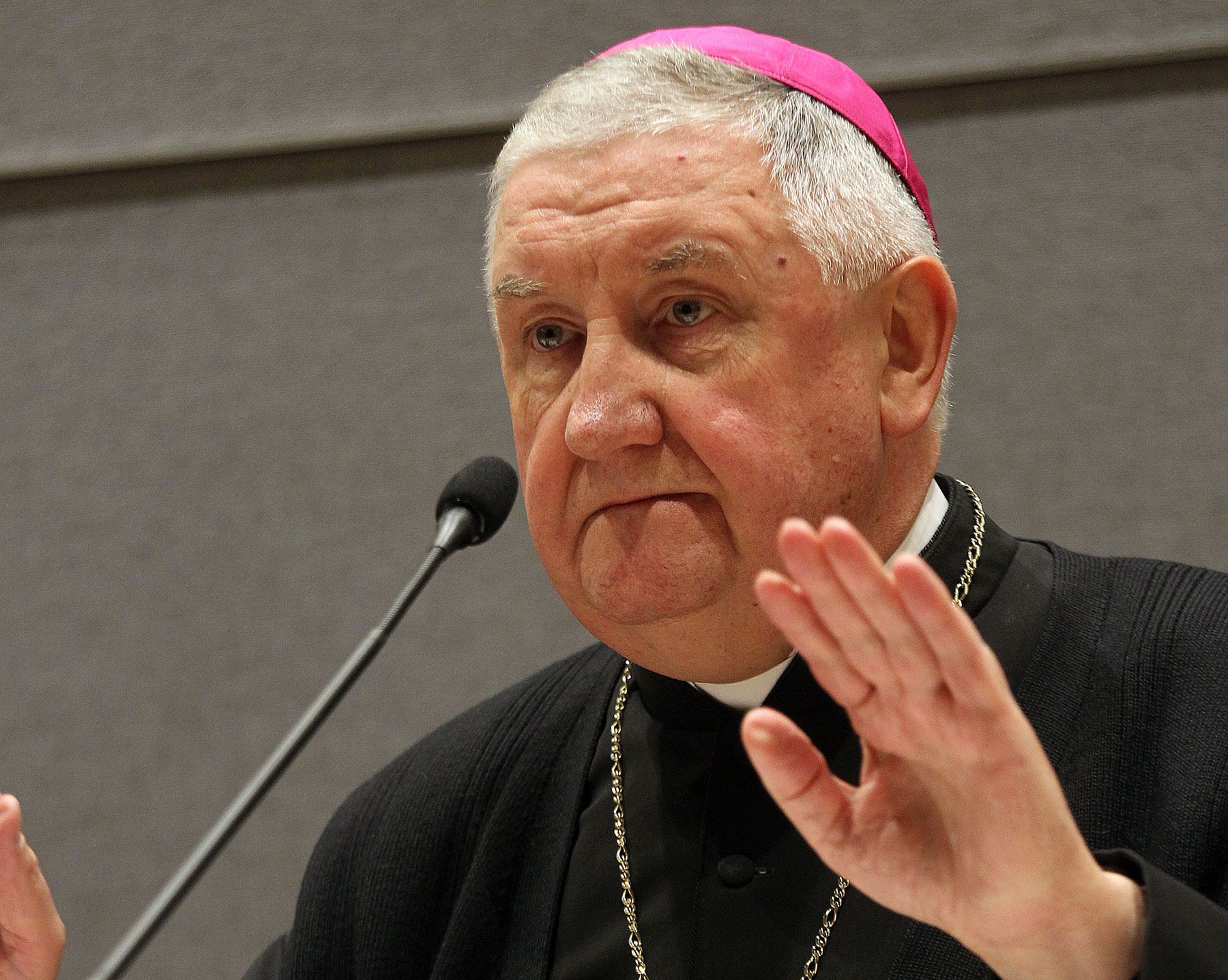 Bp Romuald Kamiński podczas konferencji na temat przeciwdziałania pedofilii: przepraszam