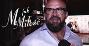 Na planie "M jak miłość" panują ciężkie warunki? Oświeciński mówi jak jest: "Jest zimno, musimy udawać, że jest ciepło"
