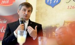 Gmina Jedlińsk pod Radomiem. Awantura na spotkaniu z Markiem Kuchcińskim. "Hucpa!"