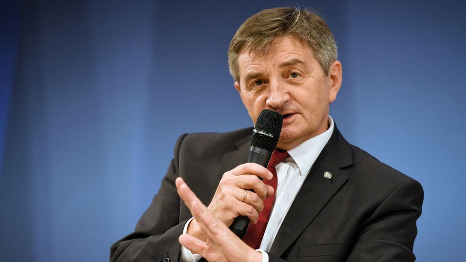 Marek Kuchciński wydał kontrowersyjne rozporządzenie dotyczące broni dla Straży Marszałkowskiej