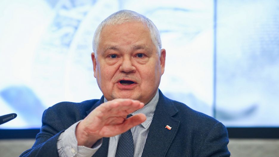 Prezes NBP Adam Glapiński jest krytykowany przez polityków za brak transparentności
