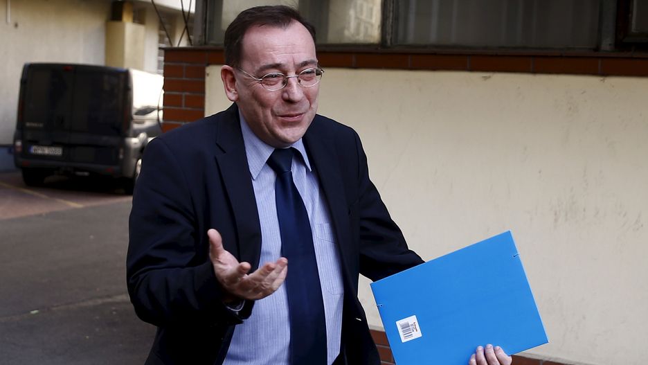 Syn Mariusza Kamińskiego, Kacper Kamiński pracował przez trzy i pół roku dla grupy Europejskich Konserwatystów i Reformatorów