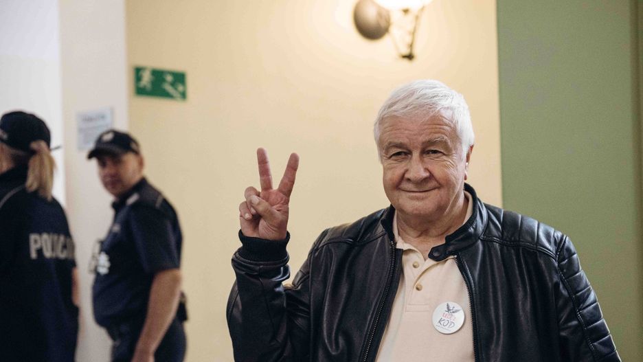 Na ogłoszeniu wyroku obecny był przewodniczący KOD Krzysztof Łoziński