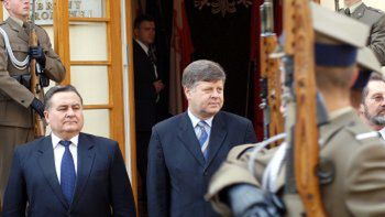 Jewhen Marczuk (L) i Jerzy Szmajdziński