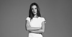 Alessandra Ambrosio w kampanii Re/Done i Hanes
