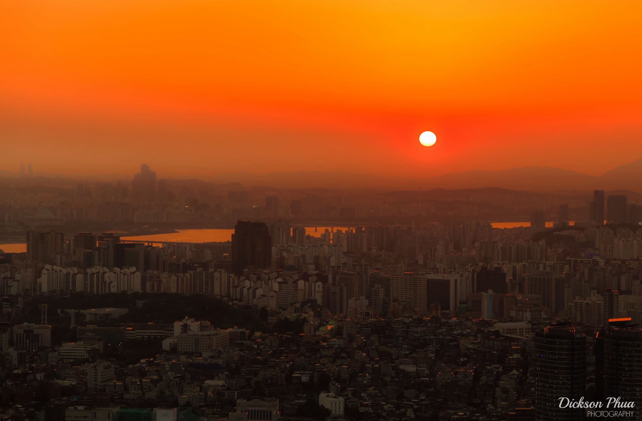 Well nothing is more beautiful than watching the Seoul skyline at sunset. What I did not expect though was the larger than expected magnitude of people at N Seoul Tower, which meant that it was simply not possible for me to deploy my tripod freely without hitting onto someone. Perhaps next time in Seoul, I may try a less crowded location with better preparation! 