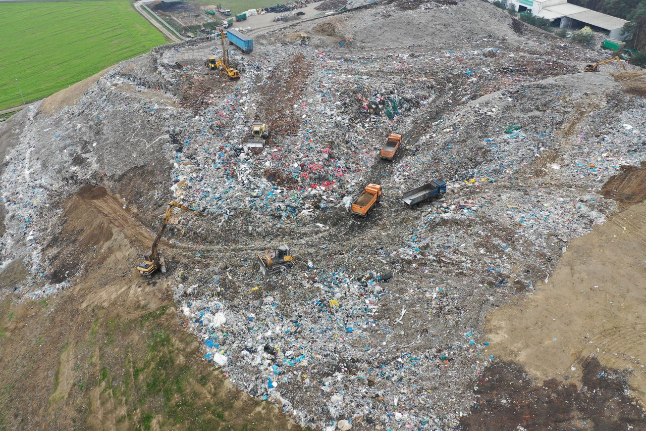 Afera śmieciowa na Dolnym Śląsku. Gigantyczne wysypisko pod lupą prokuratury