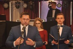 Nowa dziwna moda: lokalni posłowie atrakcjami studniówek