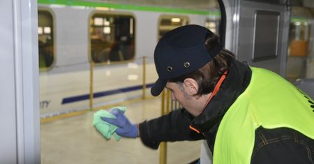 350 więźniów dostanie pracę na kolei. Będą sprzątać wagony