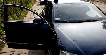 Oszust udający policjanta zatrzymywał kierowców w Grodzisku Mazowieckim. Został zatrzymany po pościgu