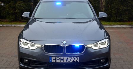 Czym jeżdżą policjanci za granicą? Na te auta trzeba uważać podczas wyjazdu na ferie