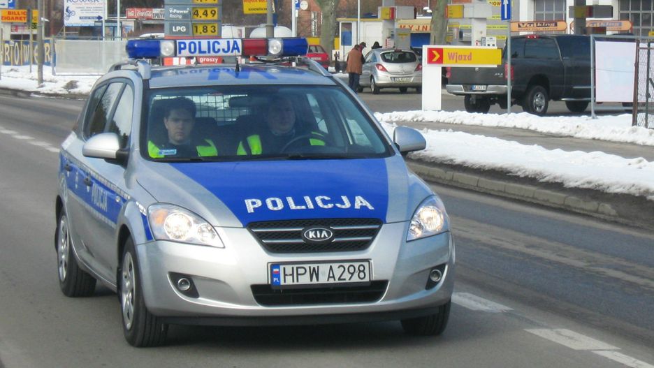 Przestępca sam wsiadł do nieoznakowanego radiowozu 
