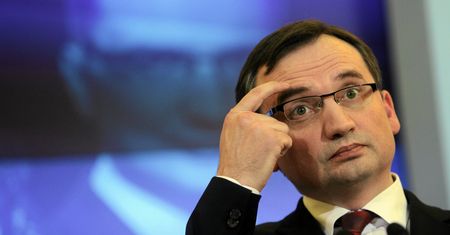 Apel posłów PO: niech Ziobro wpłynie na prokuraturę w sprawie ekshumacji