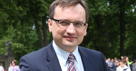 Zbigniew Ziobro i jego dwór zarabiają krocie. Prokuratorzy mogą liczyć na specjalne dodatki