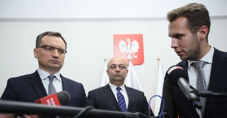 Ziobro wściekły, politycy zdumieni. "Polityczna rzeźnia". Reakcje po decyzji KRS dotyczącej asesorów sądowych