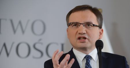 Minister sprawiedliwości jest zadowolony z nowych sędziów KRS. I krytykuje przeszłych. "Mordercy w togach"