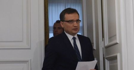 U Zbigniewa Ziobry specjalni pracownicy będą prowadzić gości do gabinetów