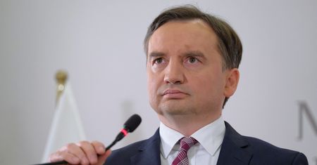 Zbigniew Ziobro o wyroku ws. Władysława Frasyniuka: "Sąd stwierdził, że policjanta można pobić, opluć i zelżyć"