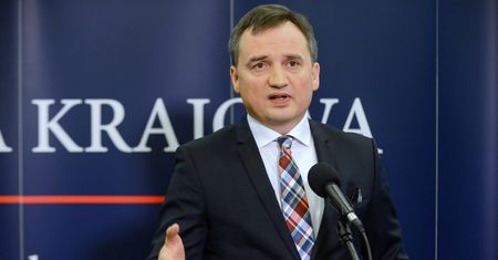 Zbigniew Ziobro pyta TK o artykuł unijnego traktatu. Ostra reakcja stowarzyszenia sędziów
