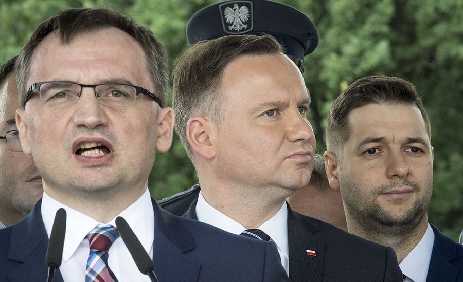 Ziobro, Jaki i Kempa zostają. Rząd Morawieckiego "niemal identyczny"