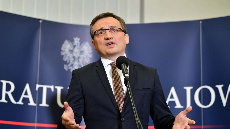 "Afera KNF": Minister sprawiedliwości Zbigniew Ziobro podczas konferencji prasowej w Prokuraturze Krajowej w Warszawie
