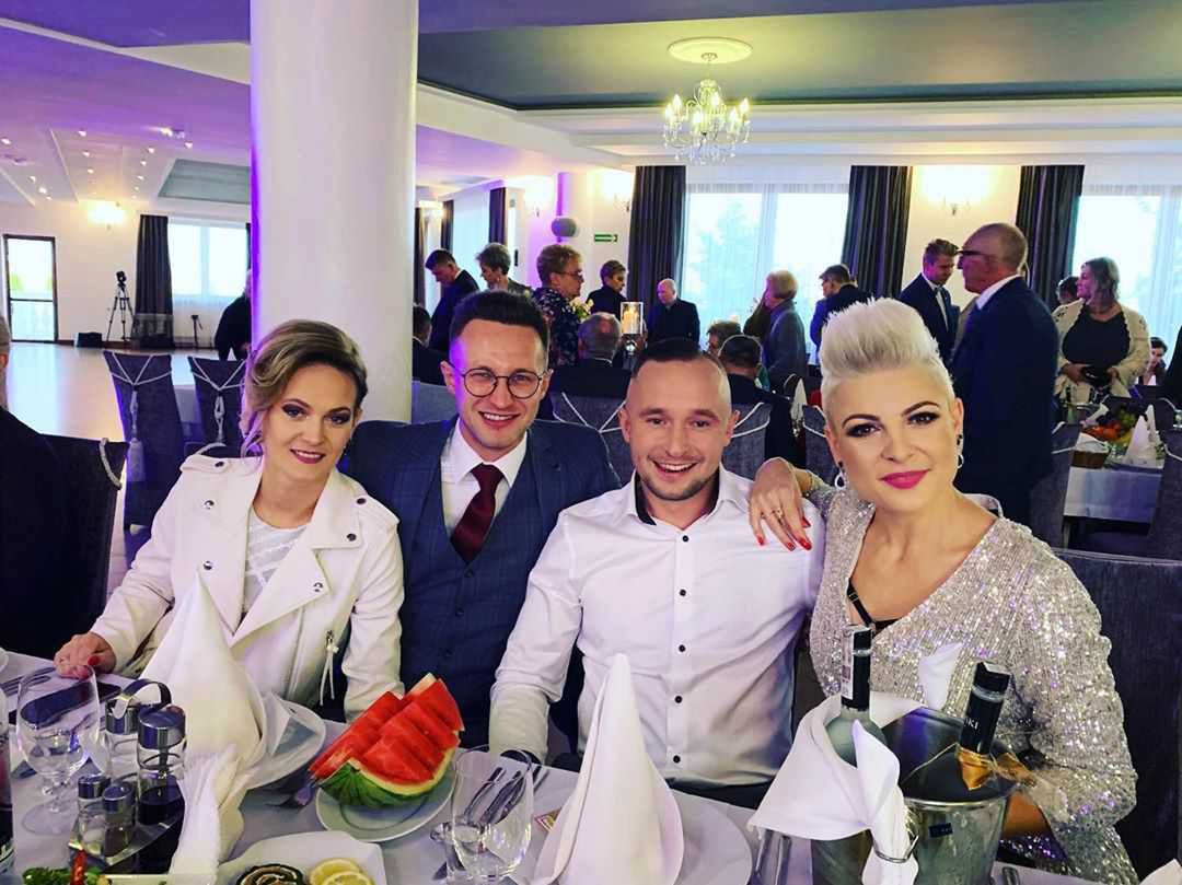Magda Narożna i Krzysztof na weselu przyjaciół