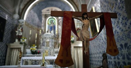 Internauci pokazali, co sądzą o relacjach państwa z Kościołem. Miażdżący wynik