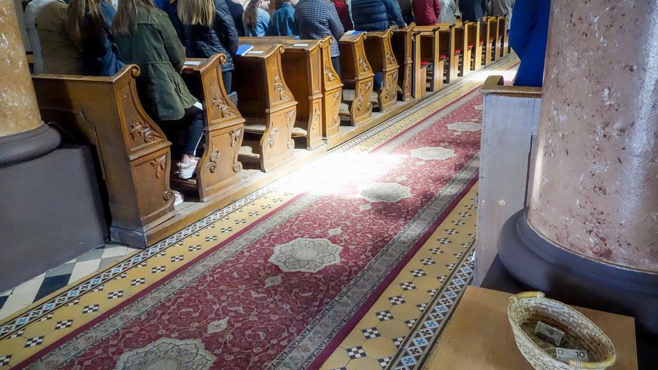 "Tylko nie mów nikomu". Sondaż