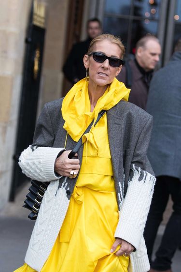 Celine Dion w żółtej kreacji w Paryżu