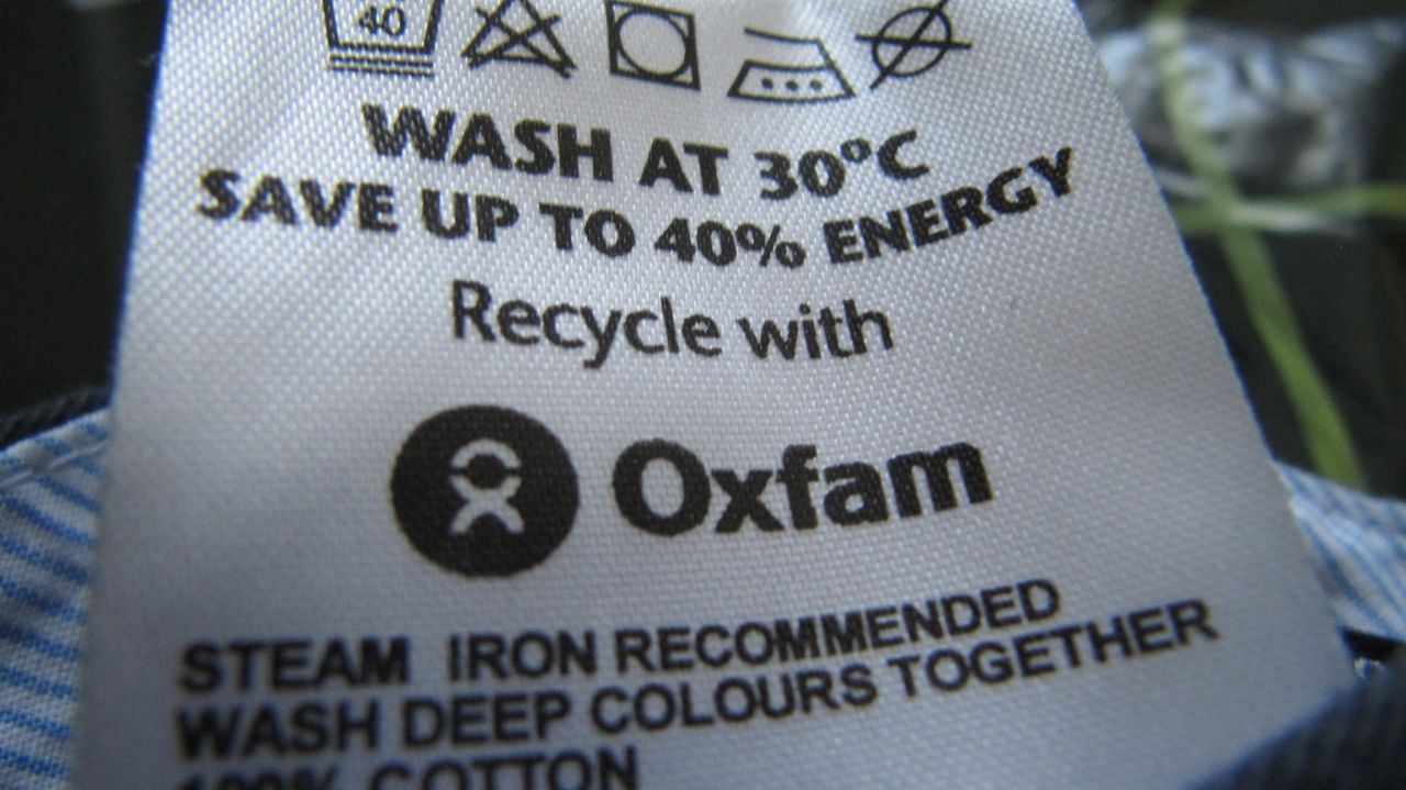Sprawdź, czy wiesz, co oznaczają symbole na metkach na ubraniach