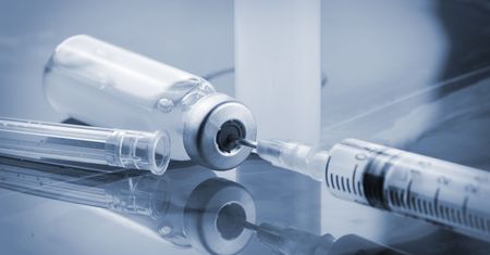 Polak pozywa szwajcarską firmę farmaceutyczną. Żąda 100 tys. franków. Testowali na nim szczepionki