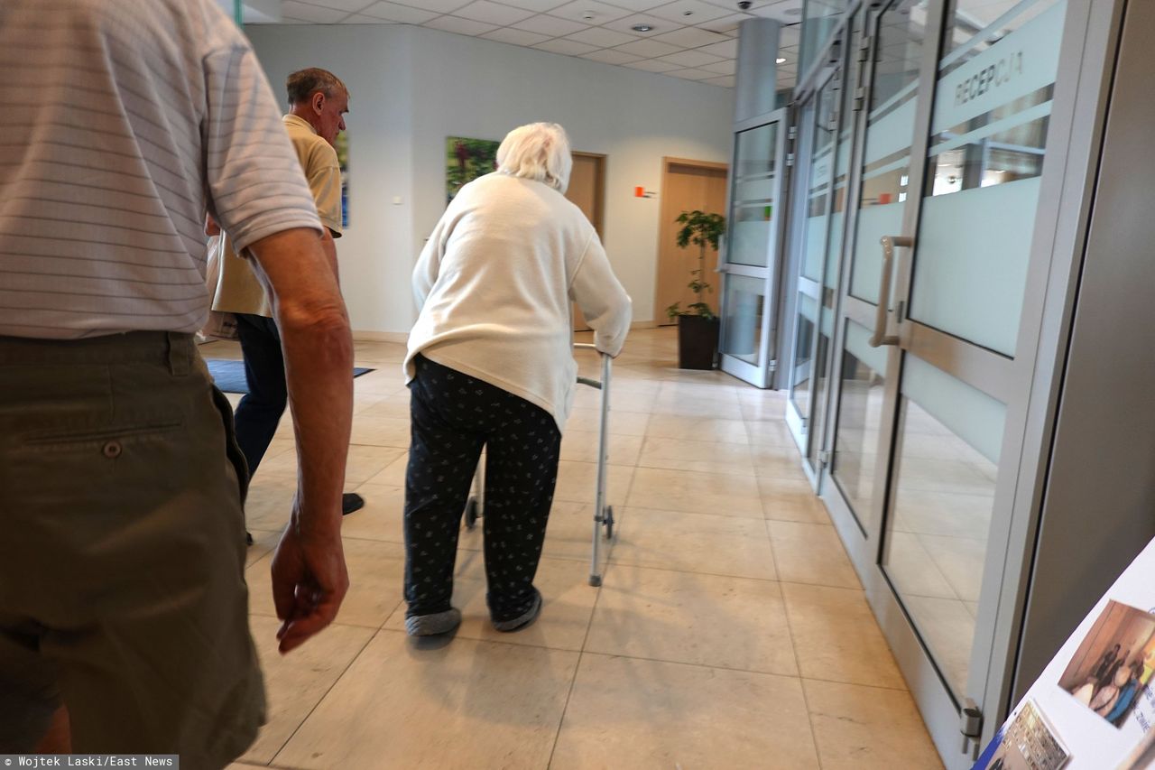 Zarobki Polaków. Na ile mogą liczyć opiekunowie osób starszych