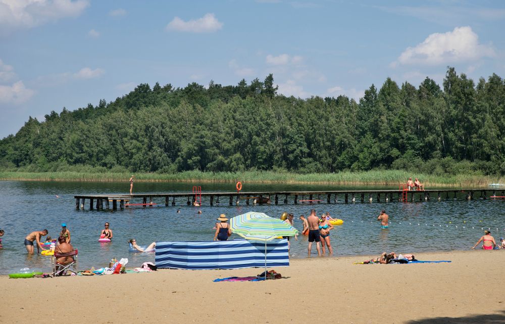 Najcieplejsze jeziora w Polsce. Temperatura wody? Nawet 24 stopnie Celsjusza!