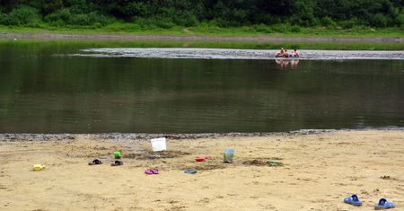 Zachodniopomorskie. Saperzy nad jeziorem Klukom z powodu "nagłej reakcji chemicznej"