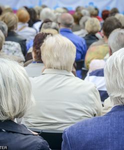 Starsze małżeństwo „wygrało” garnki, odkurzacz i materac. Dali się naciągnąć na 12 tys. zł