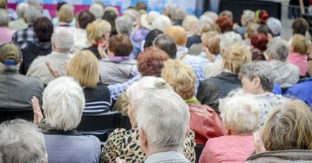 Emeryci szykują się na wybory. "Może w końcu z wybranych który podniesie nam emerytury"