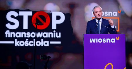 Biedroń: PiS wprowadził w Polsce szariat