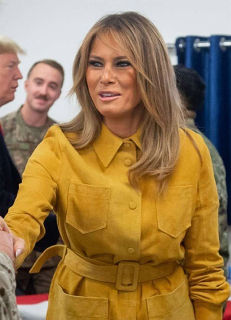 Stylizacja Melanii Trump podczas spotkania z żołnierzami