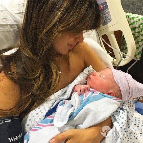 Hilaria Baldwin z synem Leonardo Instagram