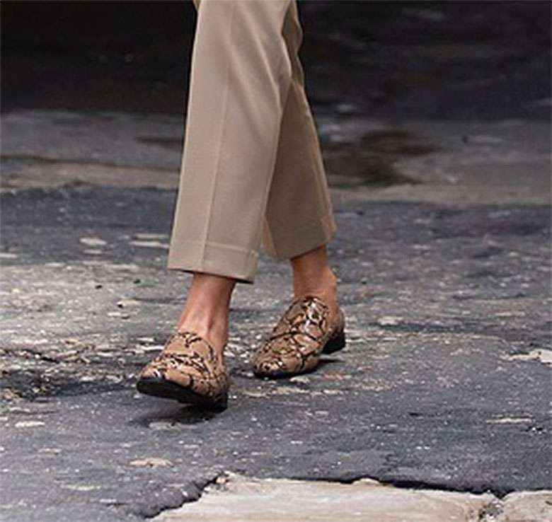 Melania Trump w płaskich butach z wizytą w Ghanie