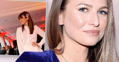 Anna Lewandowska lśni w zjawiskowej sukience na czerwonym dywanie w Niemczech! Jej oryginalna torebka może was rozbawić!