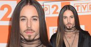 Takiej stylizacji Michałowi Szpakowi pozazdrościłaby nawet Kim Kardashian! Jedwabie, siateczka, biżuteria... Buty to prawdziwy HIT