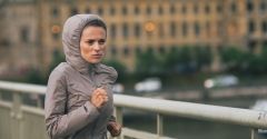 Biegasz w bawełnianej koszulce? Zmień to, jeśli nie chcesz zachorować