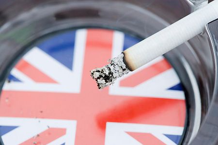 W Wielkiej Brytanii papierosy tylko spod lady