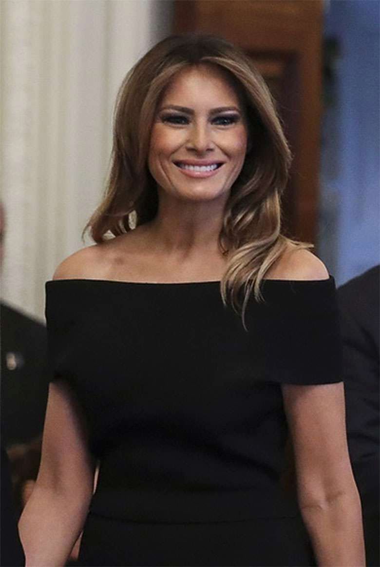 Stylizacja Melanii Trump z obchodów Chanuki w Białym Domu